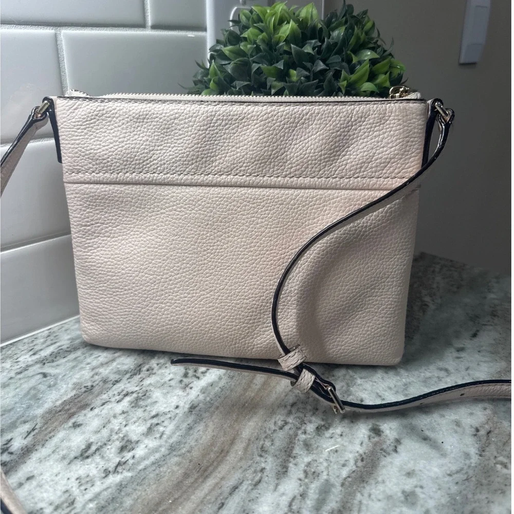 Kate Spade New York Pebbled Leather Crossbody Bag ivory Gold Tone Hardware